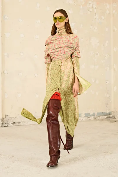 Look 19